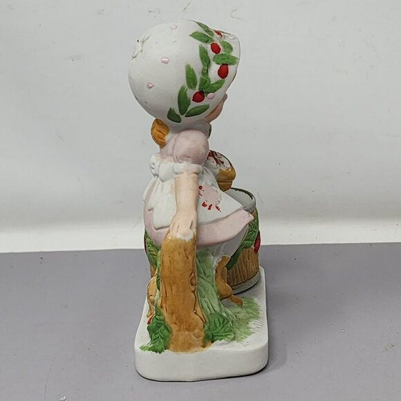 Vintage Strawberry Patches Porcelain Figurine‎ Collectible Desk Ornament - Picture 4 of 11
